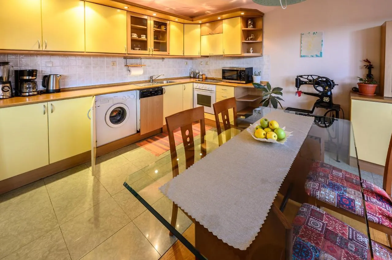 בורגאס Buda High Steps Sunny Apartment - 5Min To Beach 0*,  בולגריה
